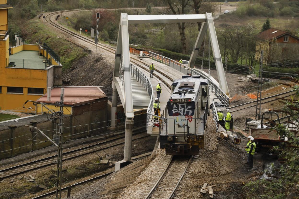 La reparación del puente de La Luisa, en Mieres, ha requerido tres millones de inversión. 