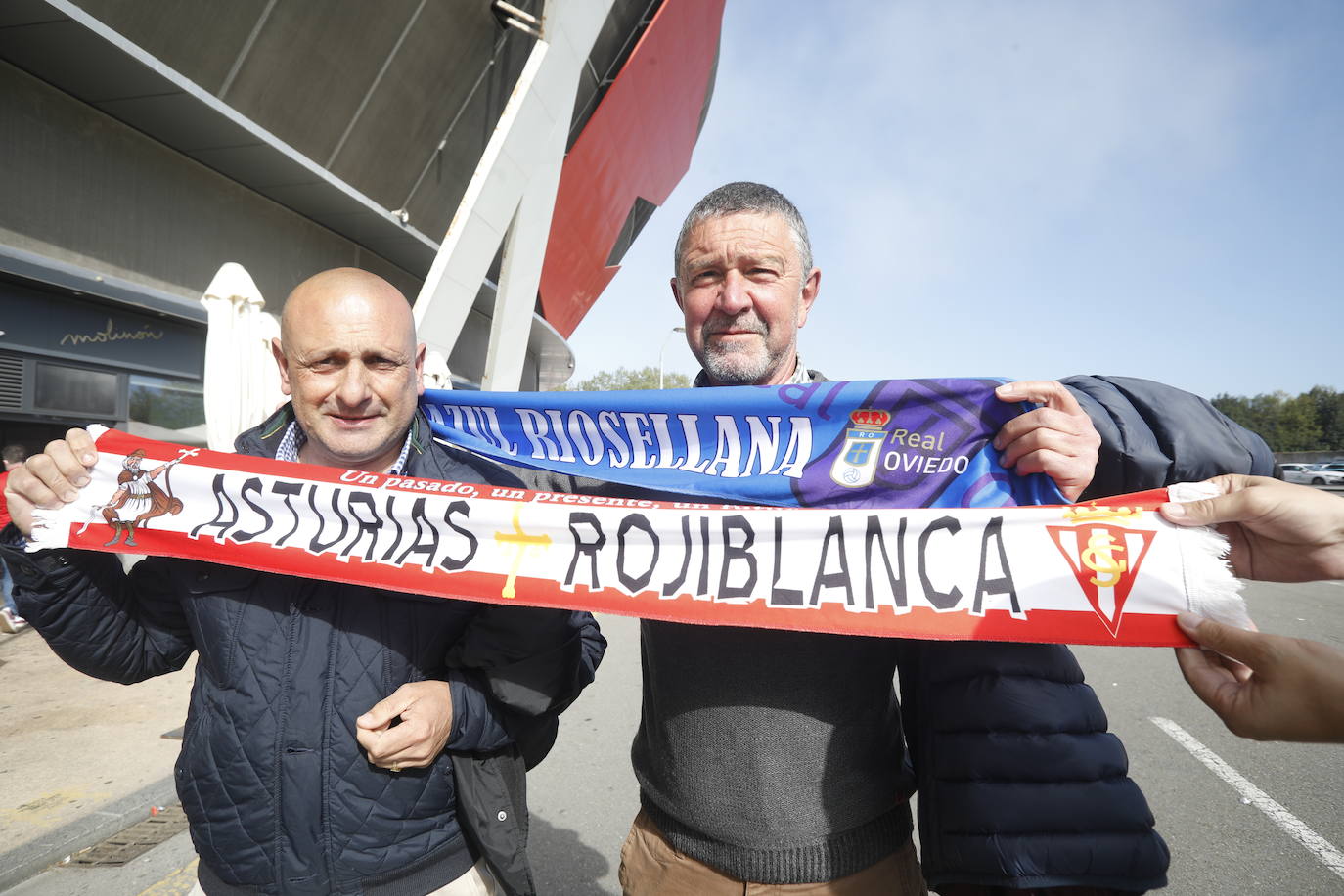 Fotos: ¿Estuviste en el Sporting - Real Oviedo? ¡Búscate en las gradas de El Molinón!