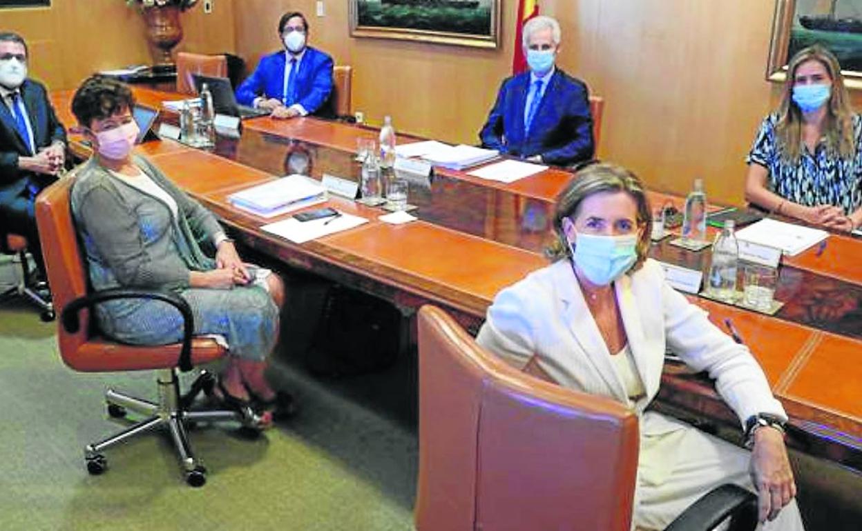 El consejo gestor del fondo de la SEPI, en su primera reunión, en julio de 2020. 