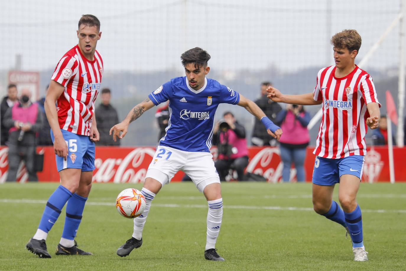Fotos: Las mejores imágenes del derbi de filiales: Sporting B - Real Oviedo Vetusta