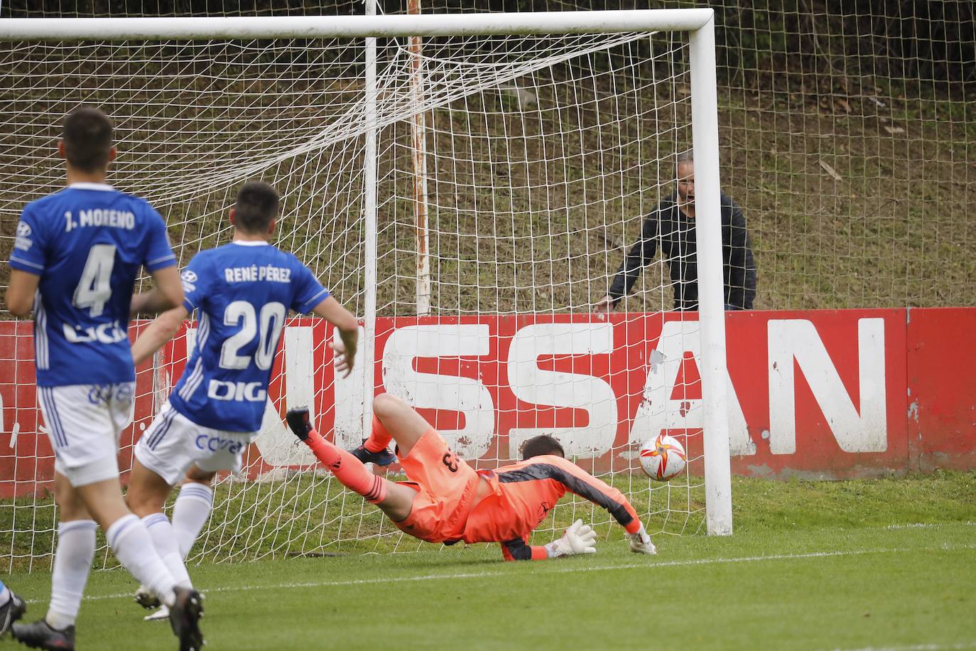 Fotos: Las mejores imágenes del derbi de filiales: Sporting B - Real Oviedo Vetusta