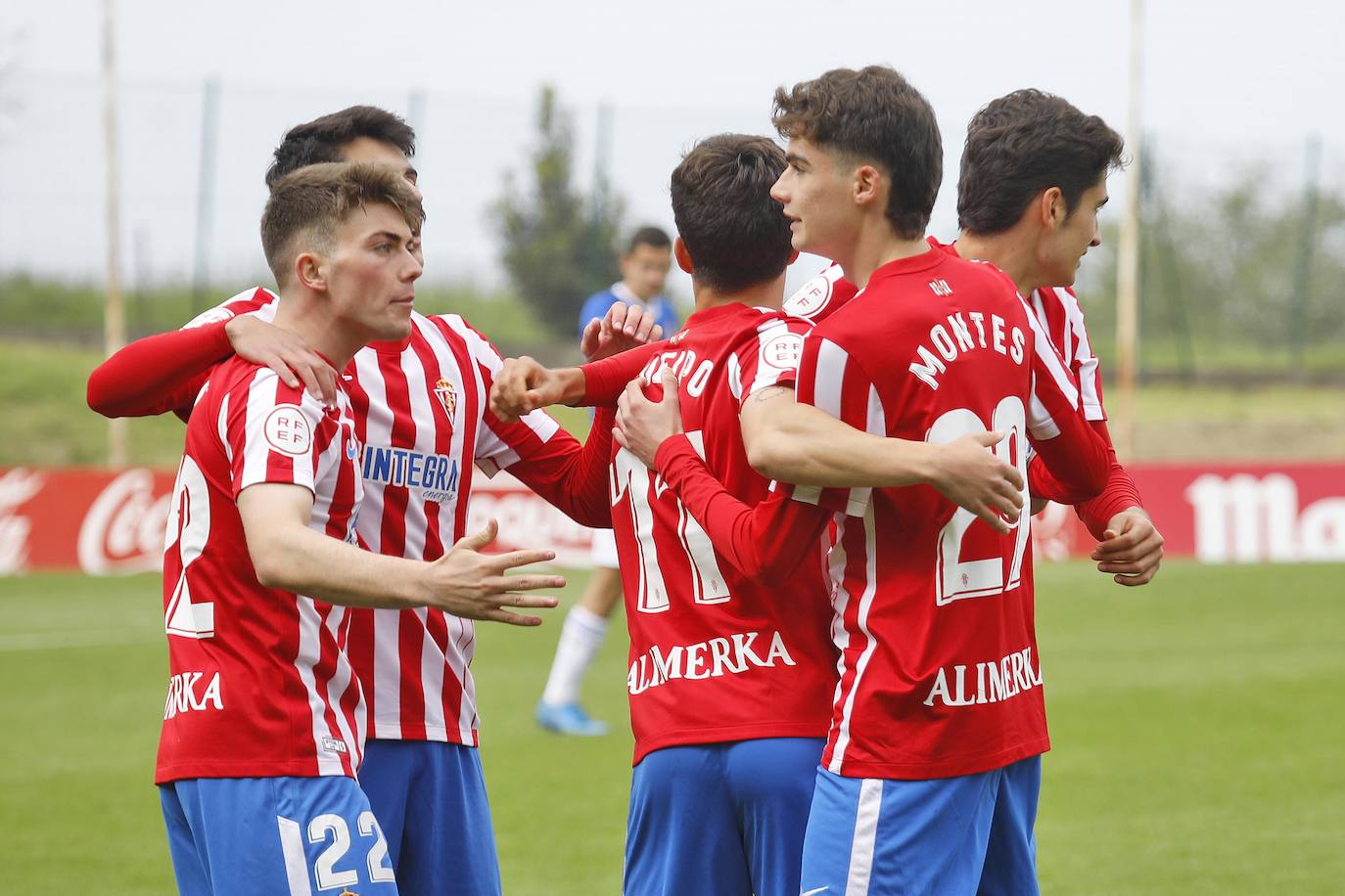 Fotos: Las mejores imágenes del derbi de filiales: Sporting B - Real Oviedo Vetusta