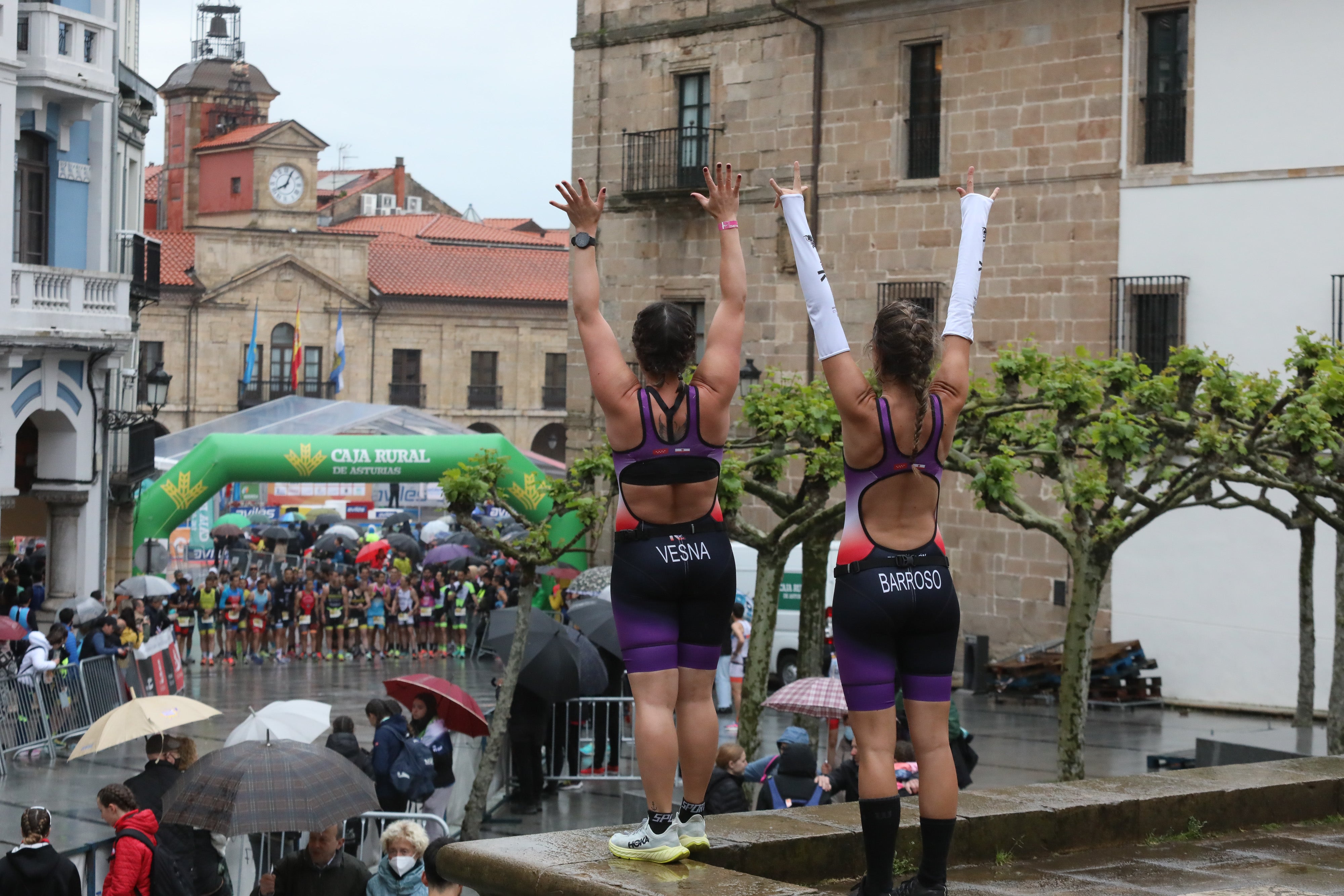 Fotos: El Duatlón vence a la lluvia en su primera jornada