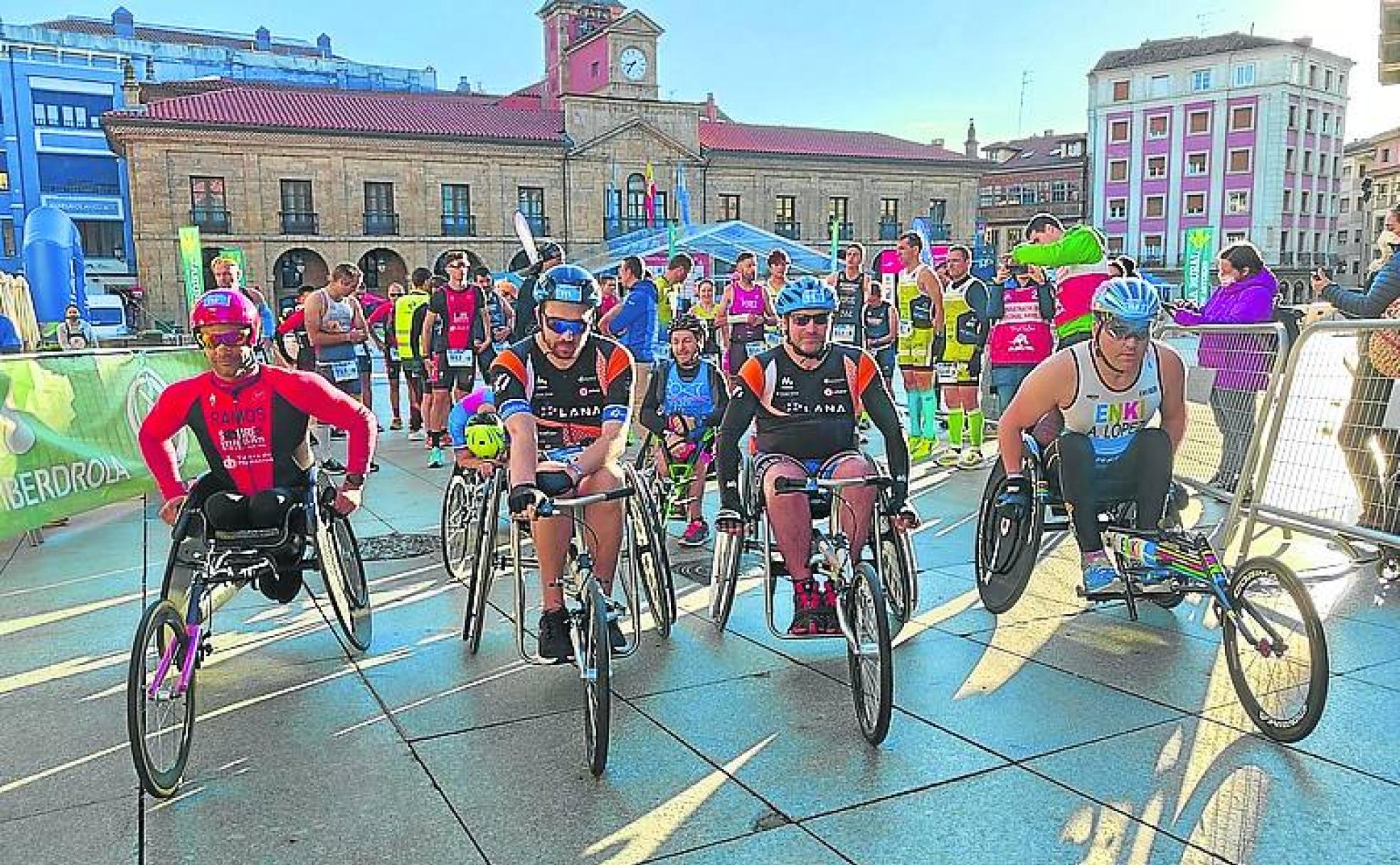 Salida de una de las pruebas en la plaza de España.