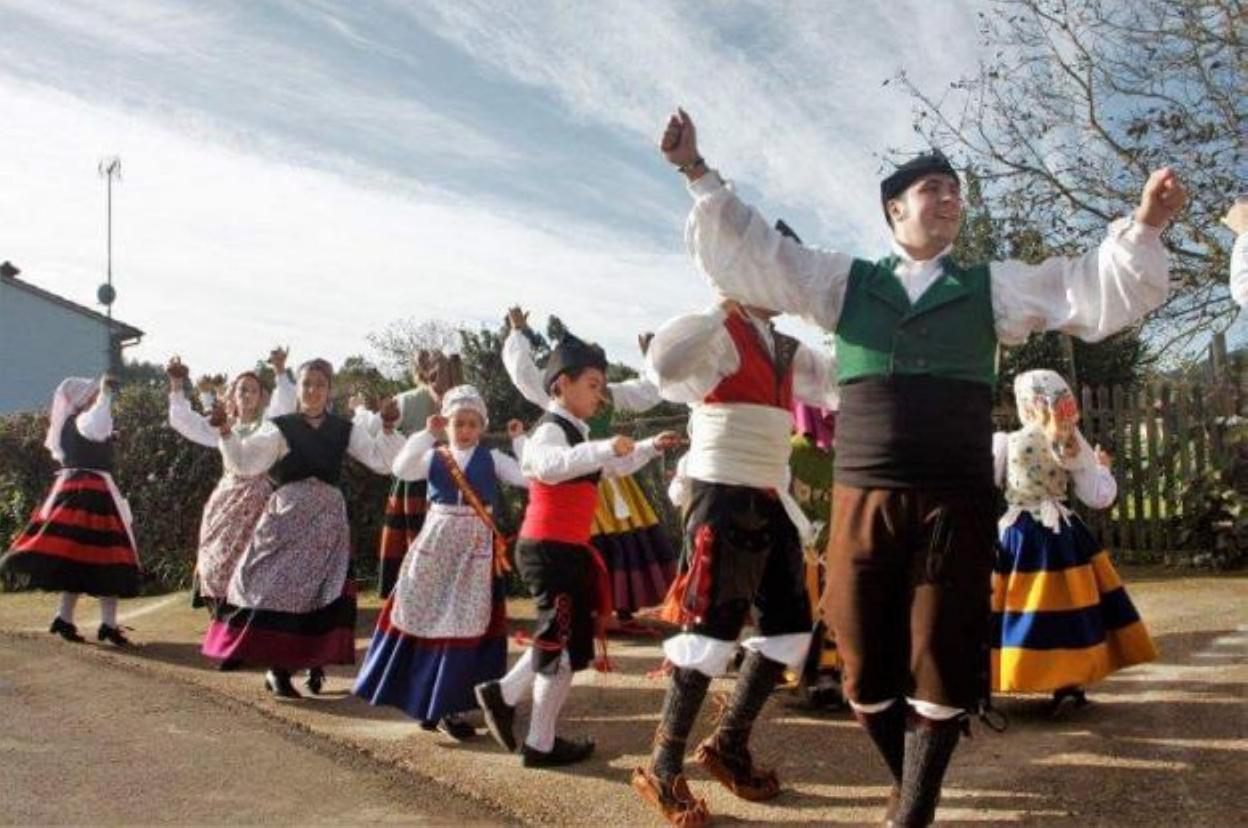 El grupo de Les Xanines, durante una actuación. 