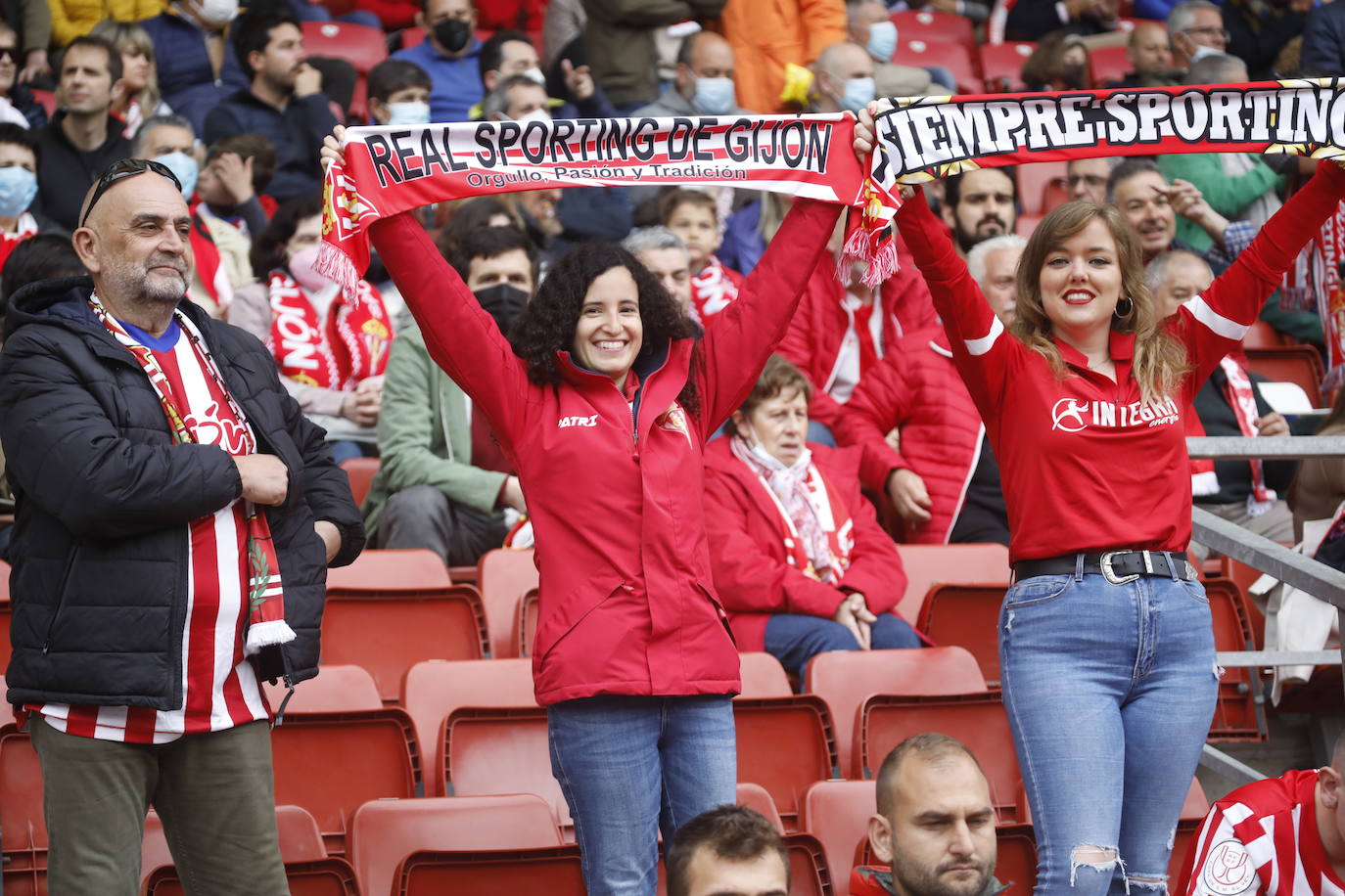 Fotos: ¿Estuviste en el Sporting - Ibiza? ¡Búscate!