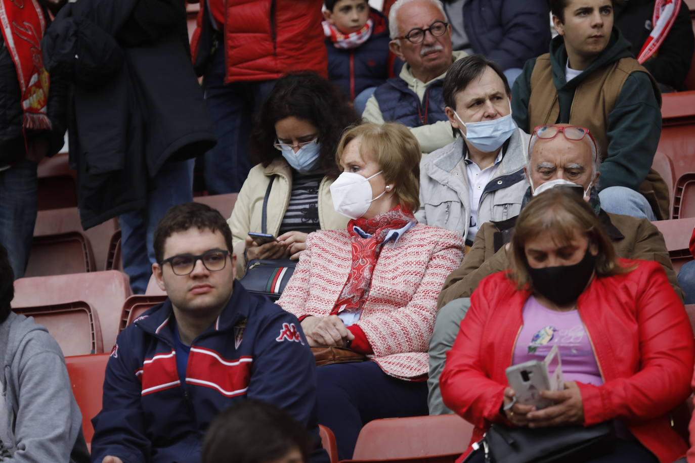 Fotos: ¿Estuviste en el Sporting - Ibiza? ¡Búscate!