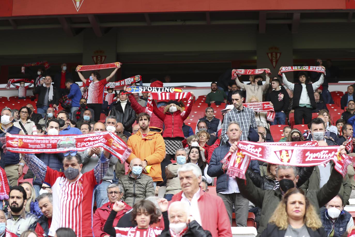 Fotos: ¿Estuviste en el Sporting - Ibiza? ¡Búscate!