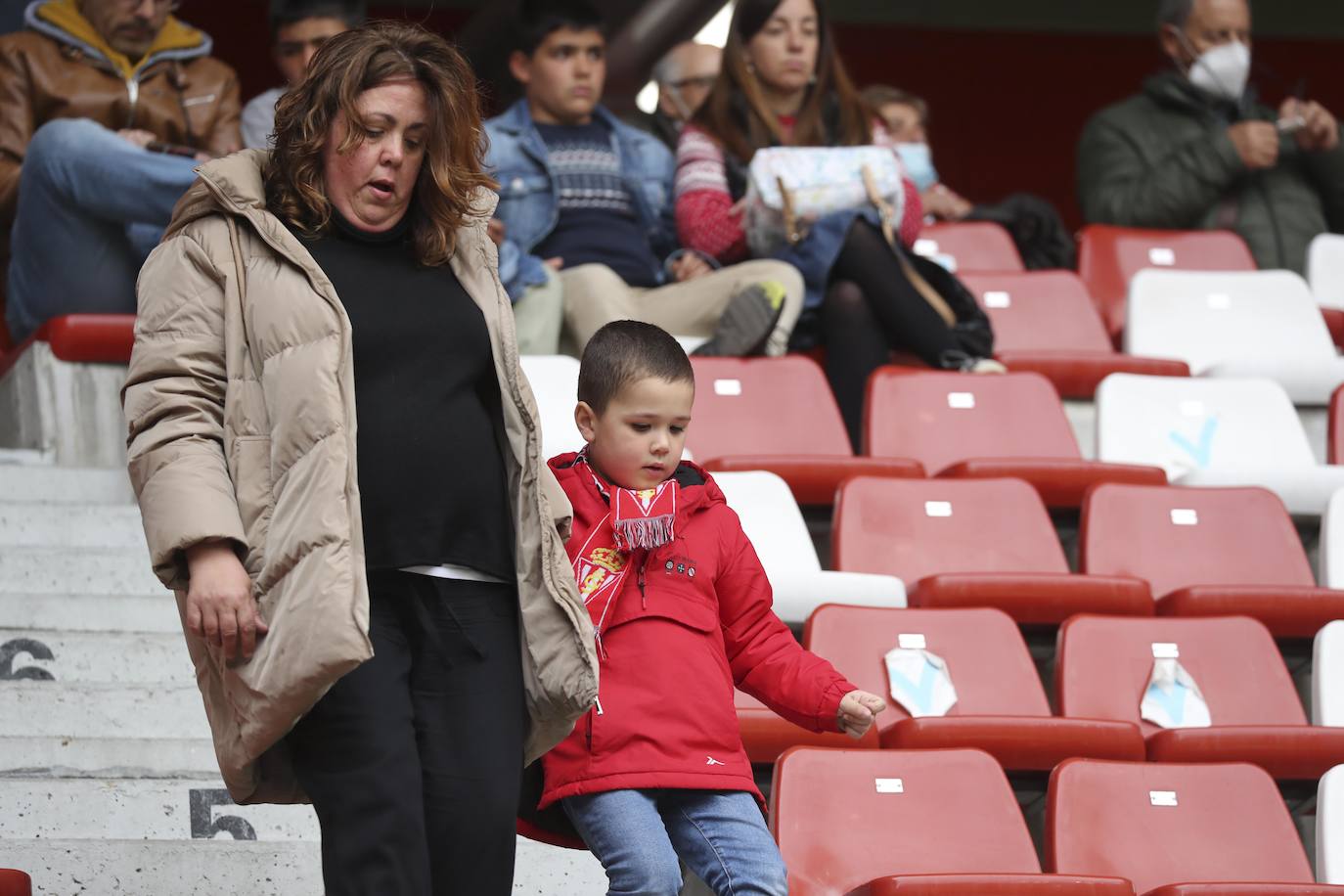 Fotos: ¿Estuviste en el Sporting - Ibiza? ¡Búscate!