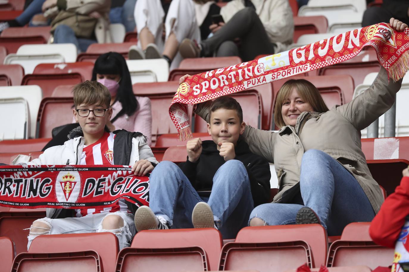 Fotos: ¿Estuviste en el Sporting - Ibiza? ¡Búscate!