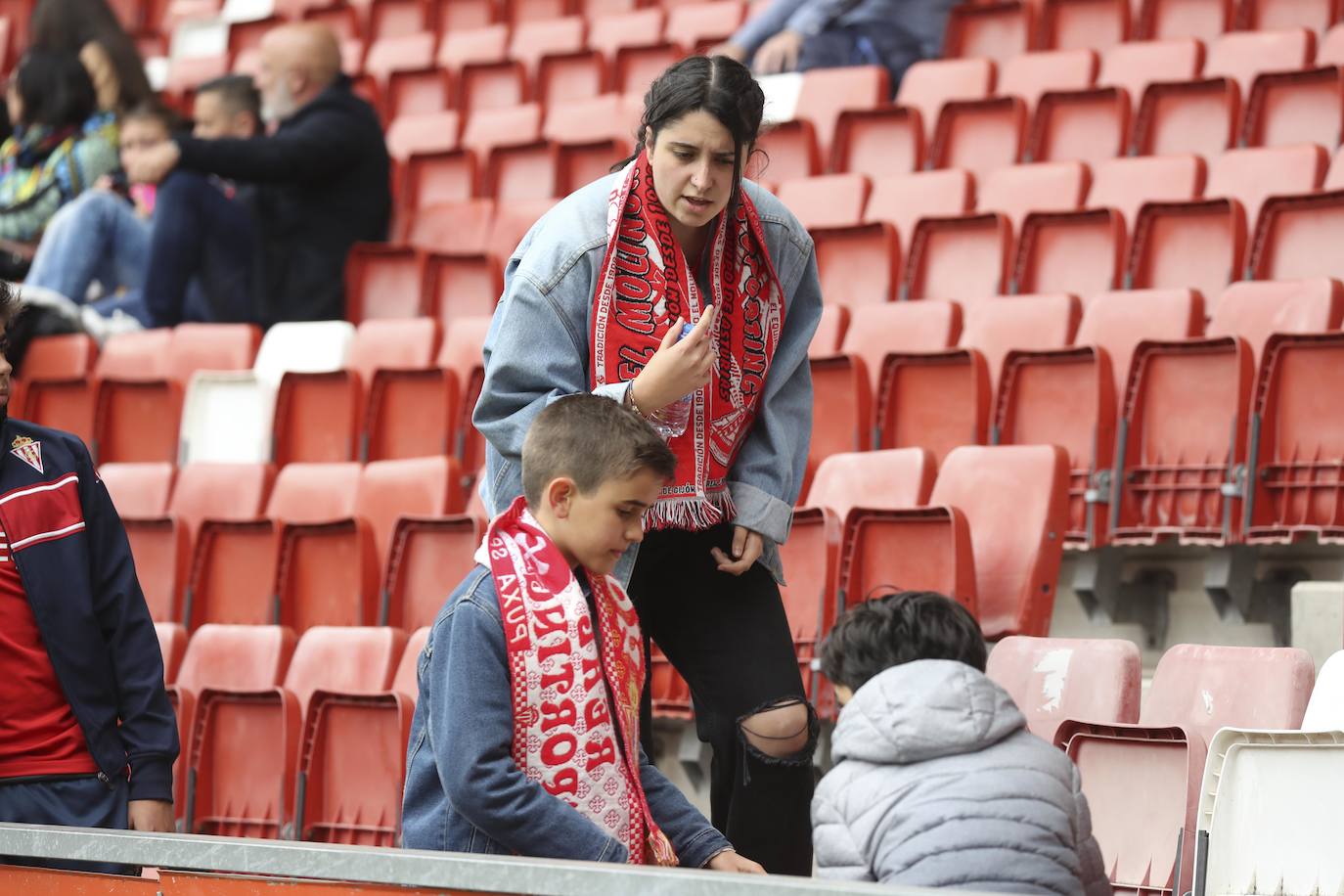 Fotos: ¿Estuviste en el Sporting - Ibiza? ¡Búscate!