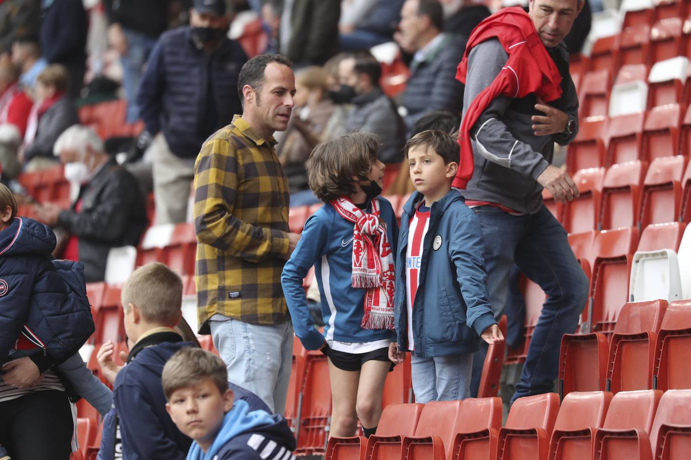 Fotos: ¿Estuviste en el Sporting - Ibiza? ¡Búscate!