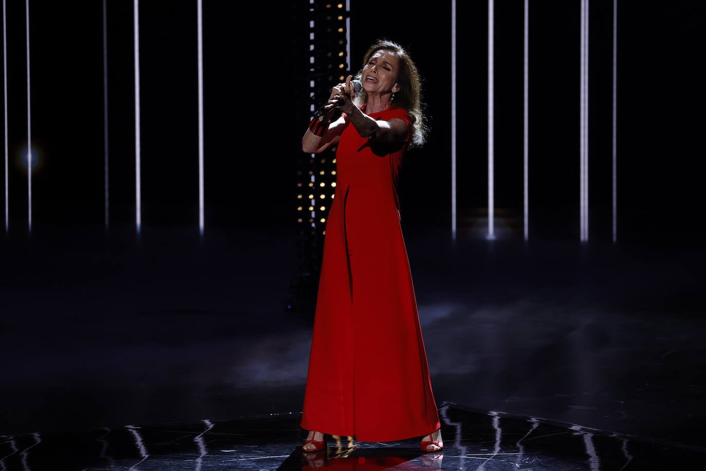 La película 'El buen patrón' y la serie argentina 'El Reino' se han hecho con los galardones más codiciados de los Premios Platino, certamen que recompensa lo mejor del mundo audiovisual iberoamericano. También tuvo una buena noche 'Madres paralelas'. La última colaboración de Pedro Almodóvar con Penélope Cruz se llevó tres premios. 