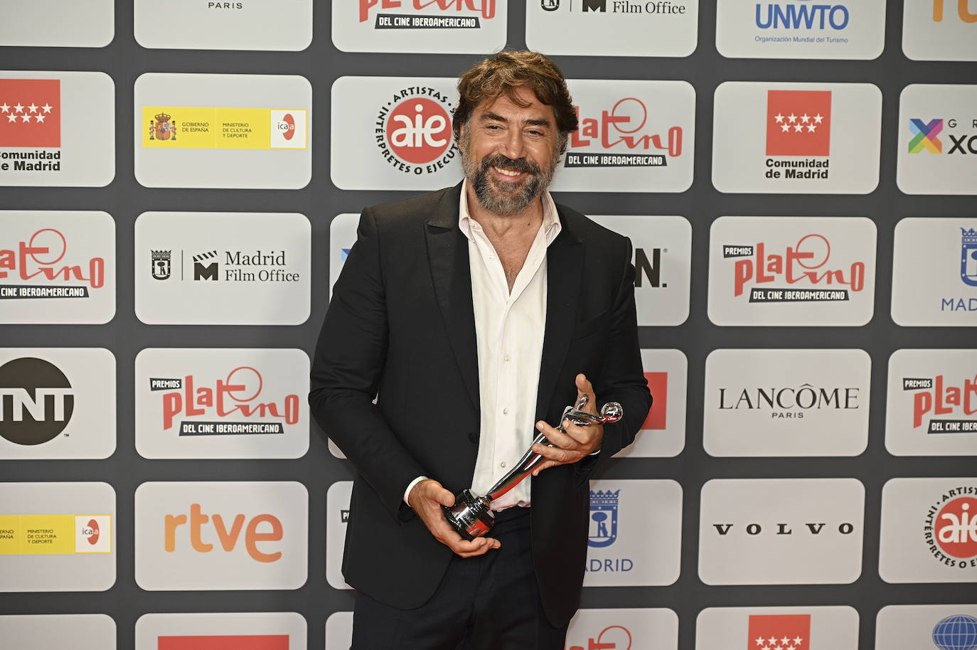 La película 'El buen patrón' y la serie argentina 'El Reino' se han hecho con los galardones más codiciados de los Premios Platino, certamen que recompensa lo mejor del mundo audiovisual iberoamericano. También tuvo una buena noche 'Madres paralelas'. La última colaboración de Pedro Almodóvar con Penélope Cruz se llevó tres premios. 