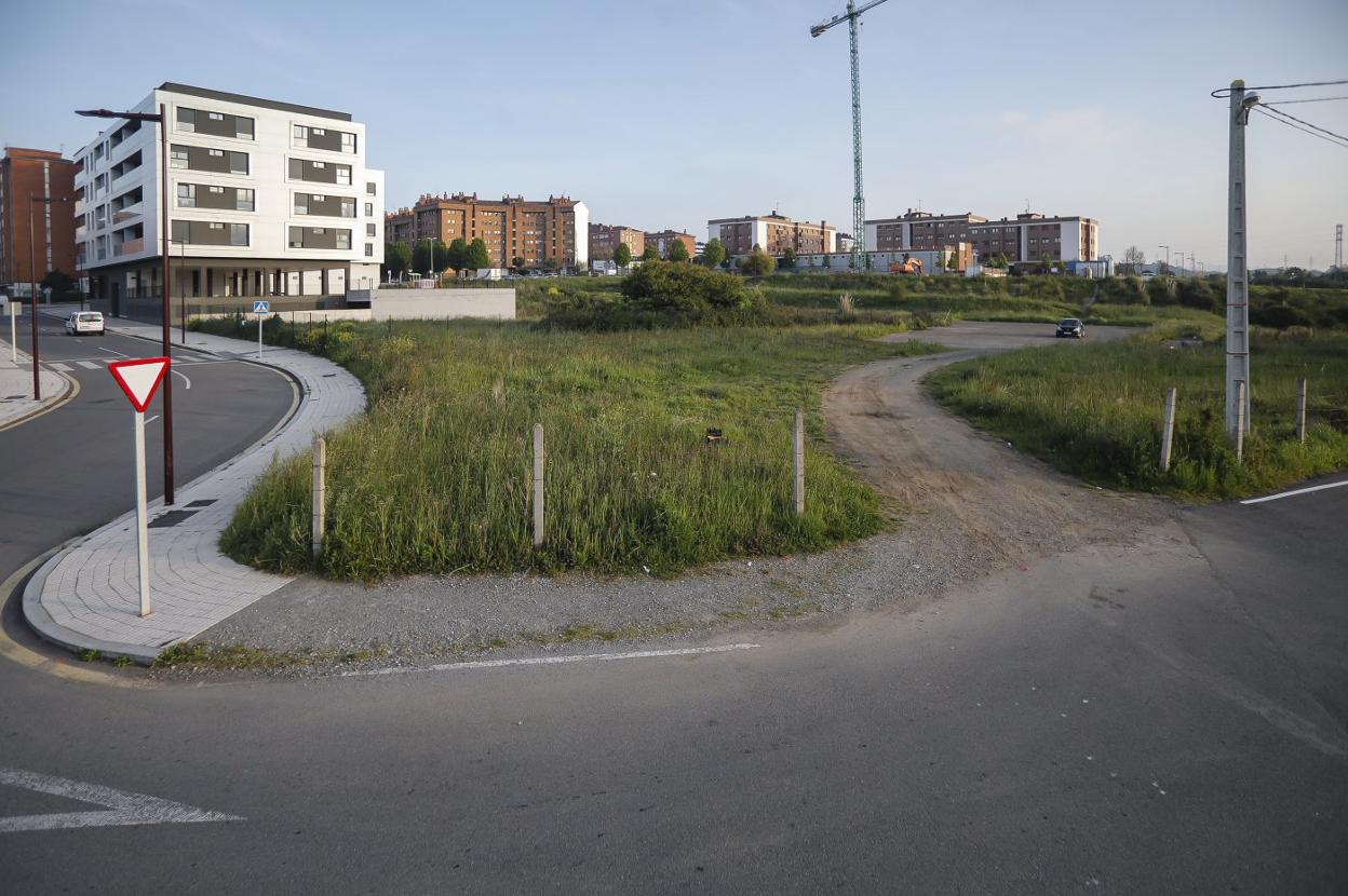 Zona del barrio de Nuevo Gijón donde Quirónsalud prevé levantar un hospital con siete quirófanos. 
