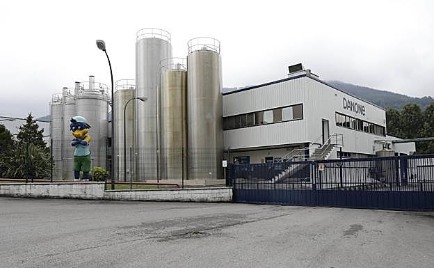 Danone plantea el cese de la actividad de su planta de Salas
