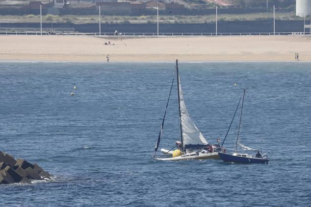 Uno volcó mientras entrenaba y otro sufrió una vía de agua en plena regata