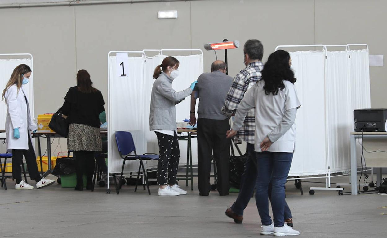 Vacunación contra la covid en Gijón 