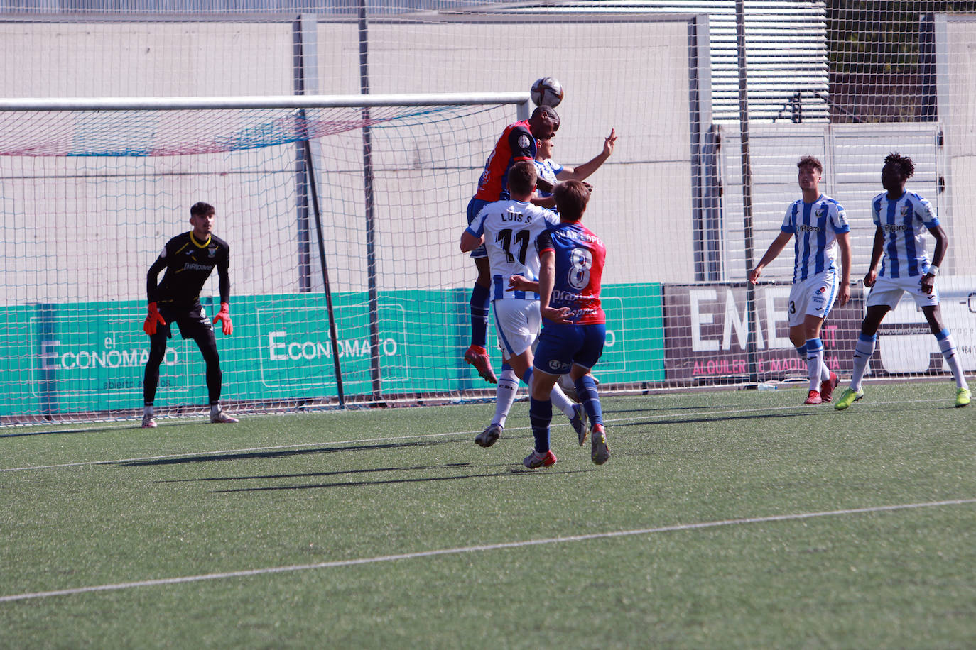 Fotos: Las mejores imágenes del Langreo - el Leganés B