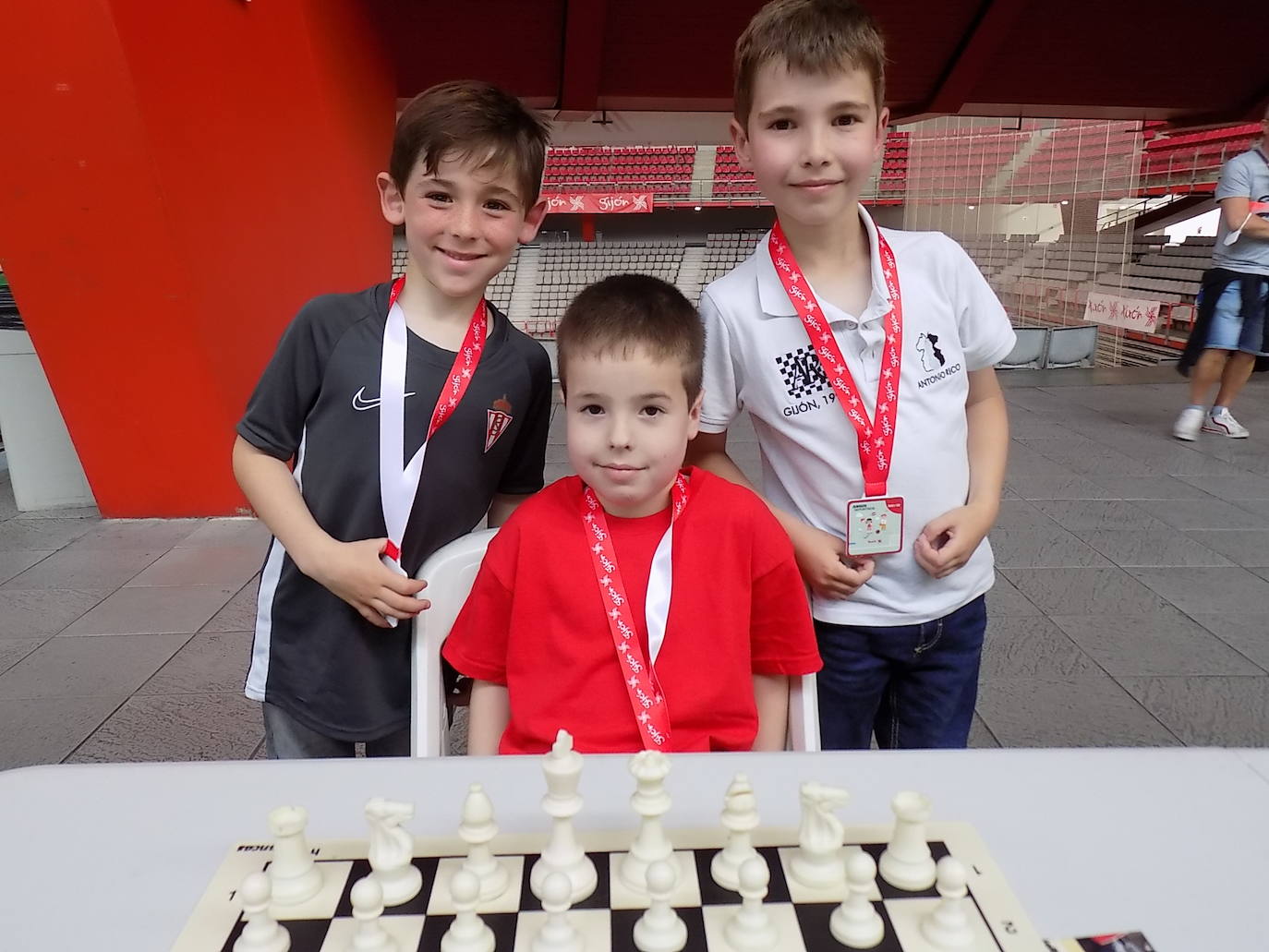 Izan Gómez, Rubén De Lera y Nicolás Menéndez, podio del torneo. QUIQUE64