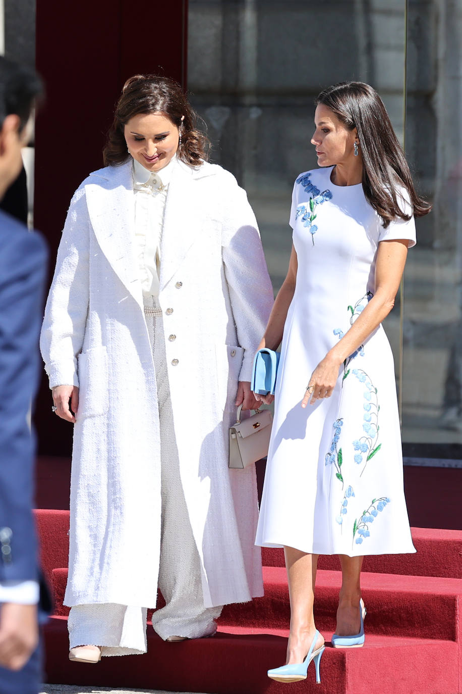 Letizia, con un primaveral look firmado por Carolina Herrera.