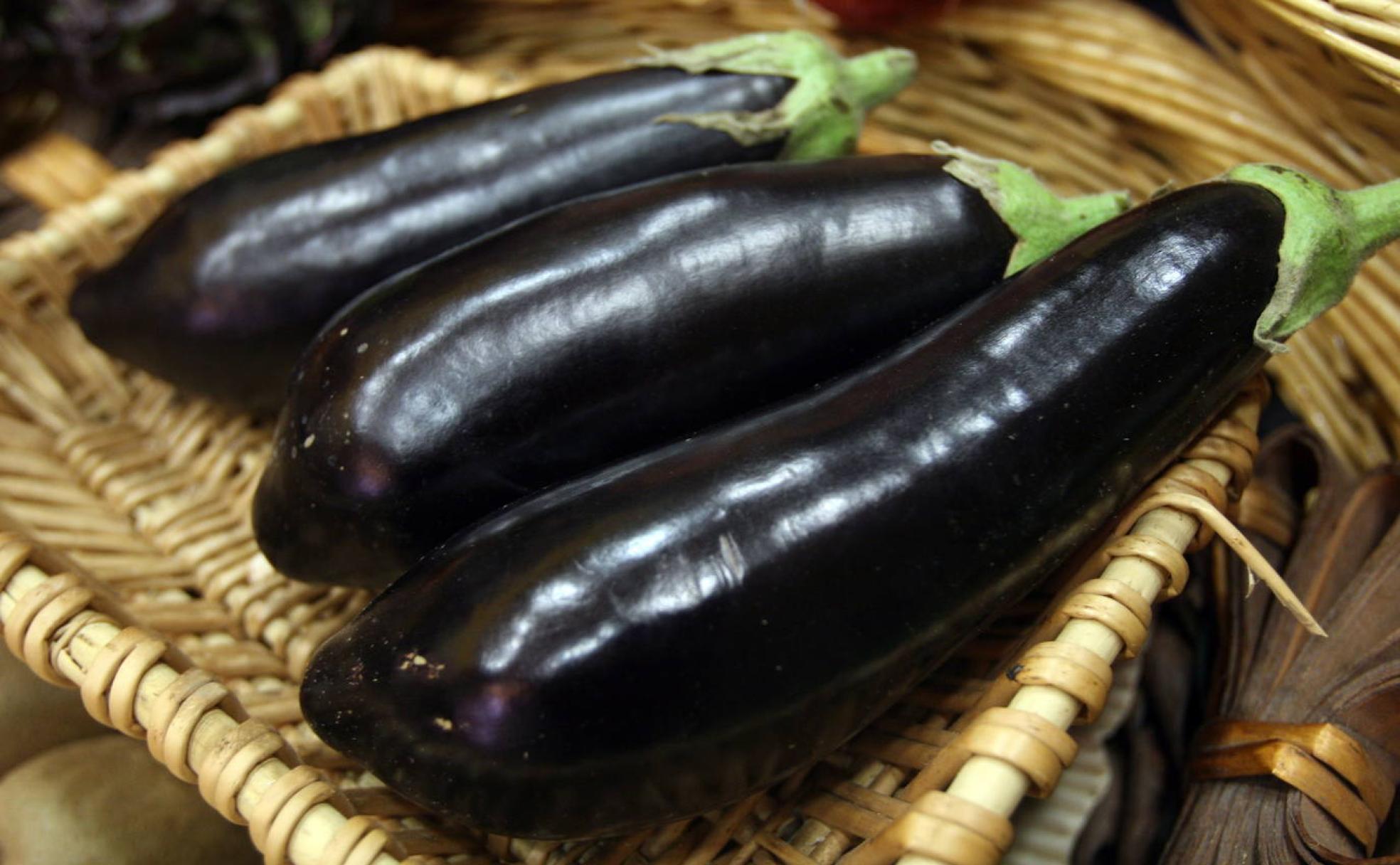 La berenjena tiene un 93% de agua en su composición