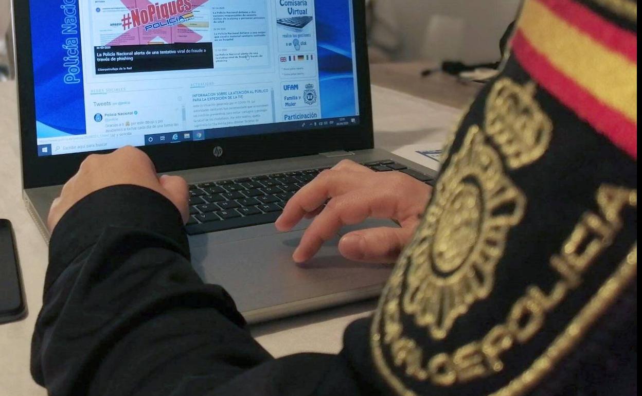 Detienen a 13 personas por estafar casi medio millón de euros a 146 víctimas con el método 'phishing'