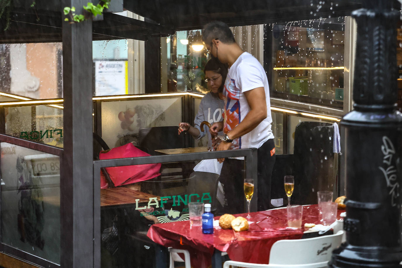 Fotos: Las espectaculares imágenes de la tormenta en Oviedo