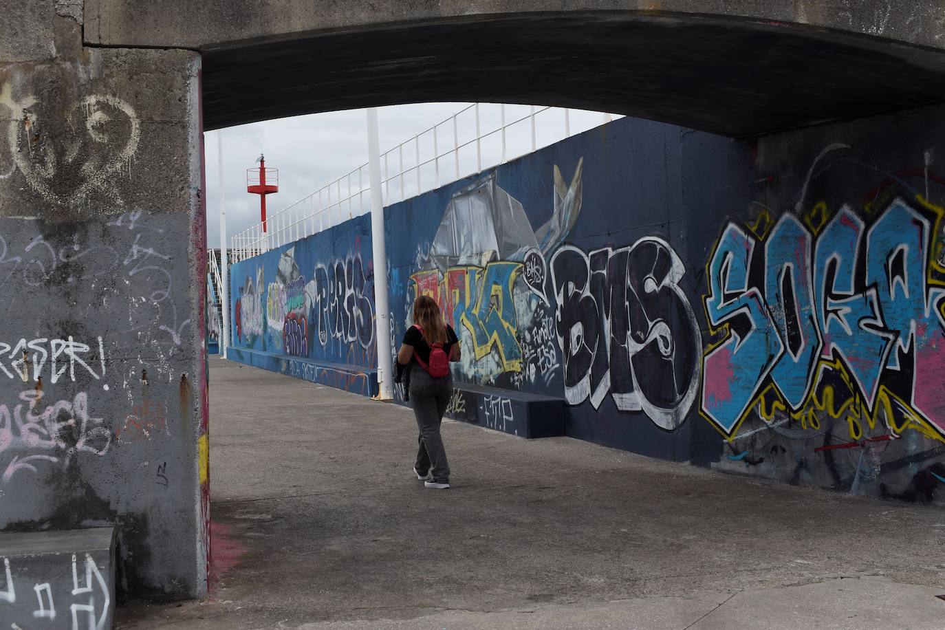 Algunas calles de Gijón se han convertido en un museo al aire libre en el que disfrutar de grafitis artísticos. Algunas de estas pinturas, muchas alejadas del vandalismo, son ya un elemento más del paisaje urbano. Sin embargo, no gustan a todo el mundo 