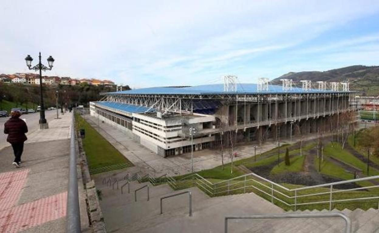 Una vista general de los accesos y del Carlos Tartiere.