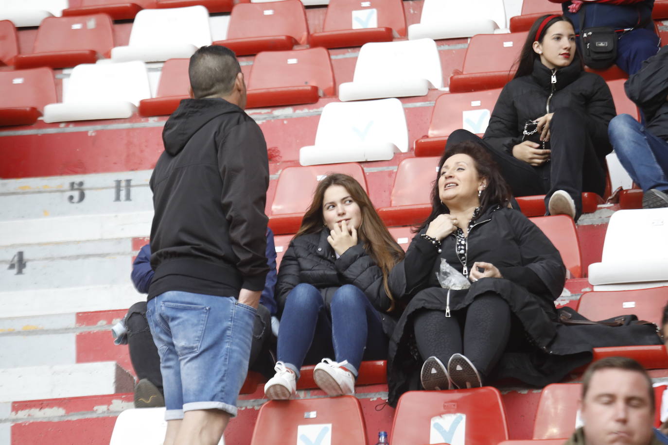 Fotos: ¿Estuviste en el Sporting-Las Palmas? ¡Búscate!