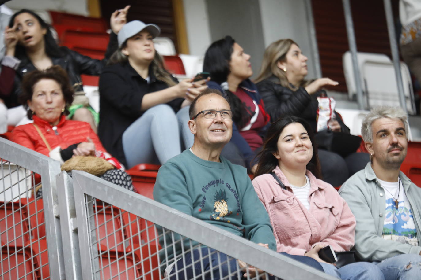 Fotos: ¿Estuviste en el Sporting-Las Palmas? ¡Búscate!