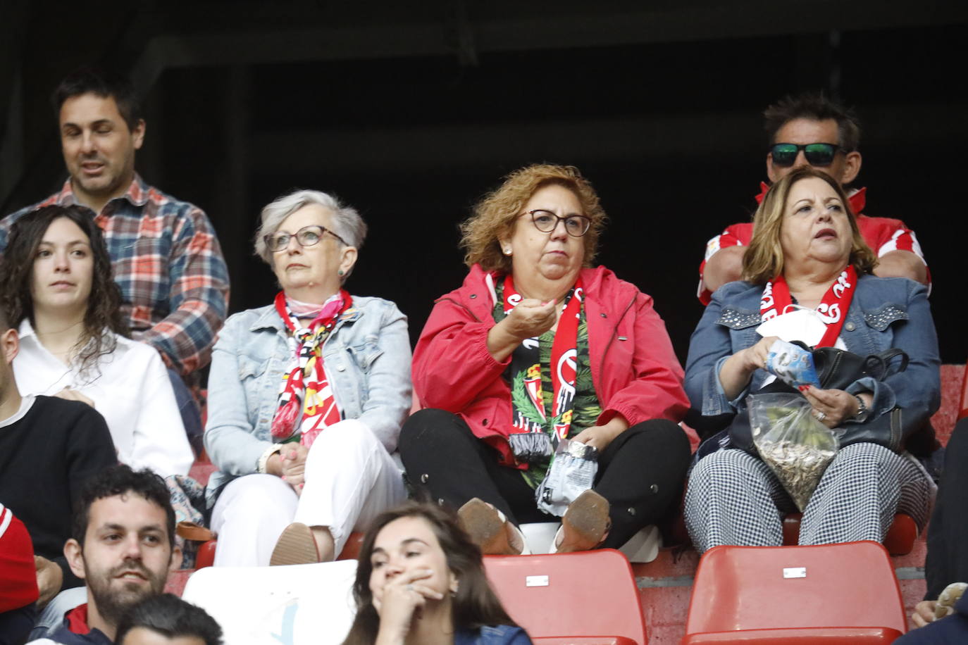 Fotos: ¿Estuviste en el Sporting-Las Palmas? ¡Búscate!