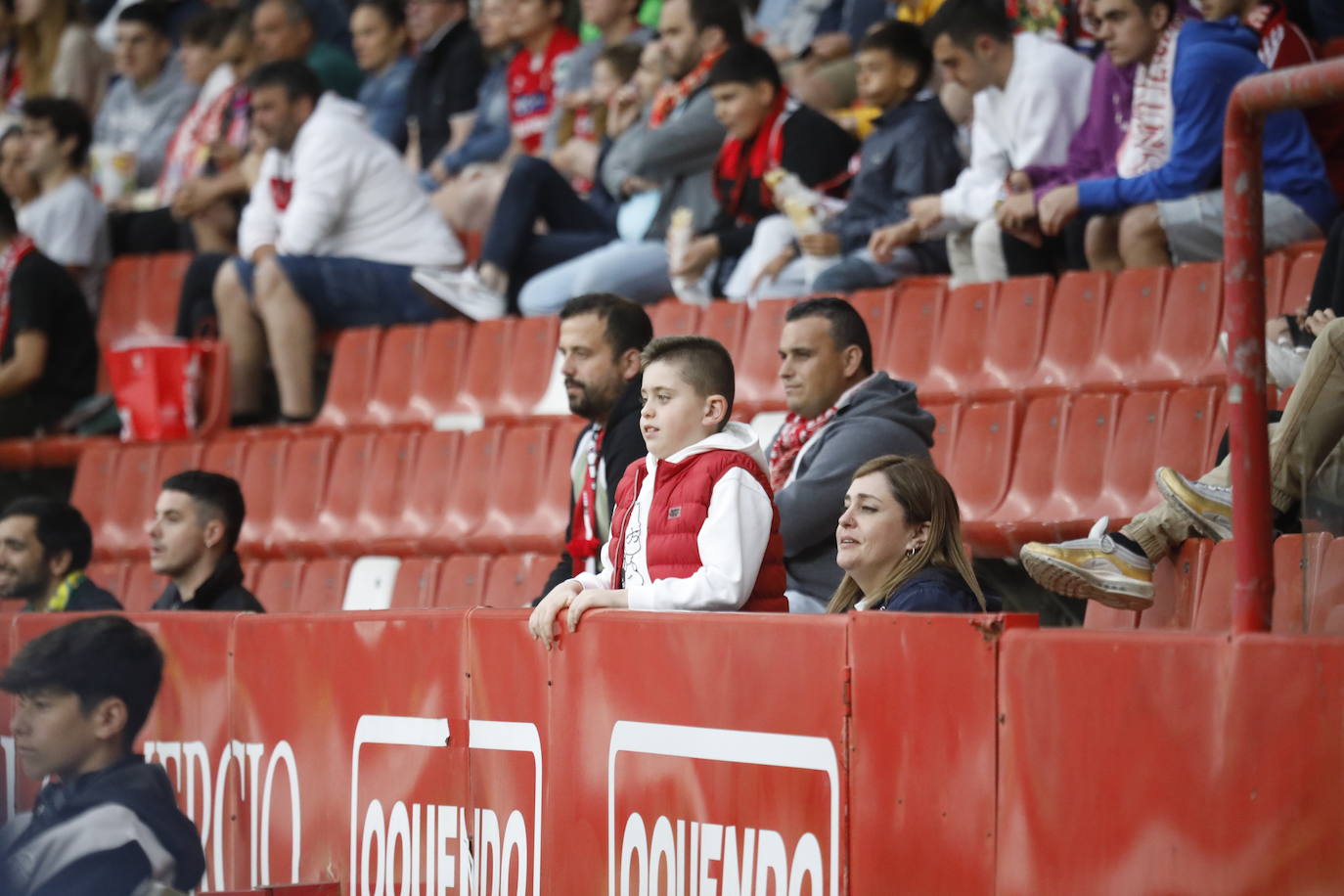 Fotos: ¿Estuviste en el Sporting-Las Palmas? ¡Búscate!