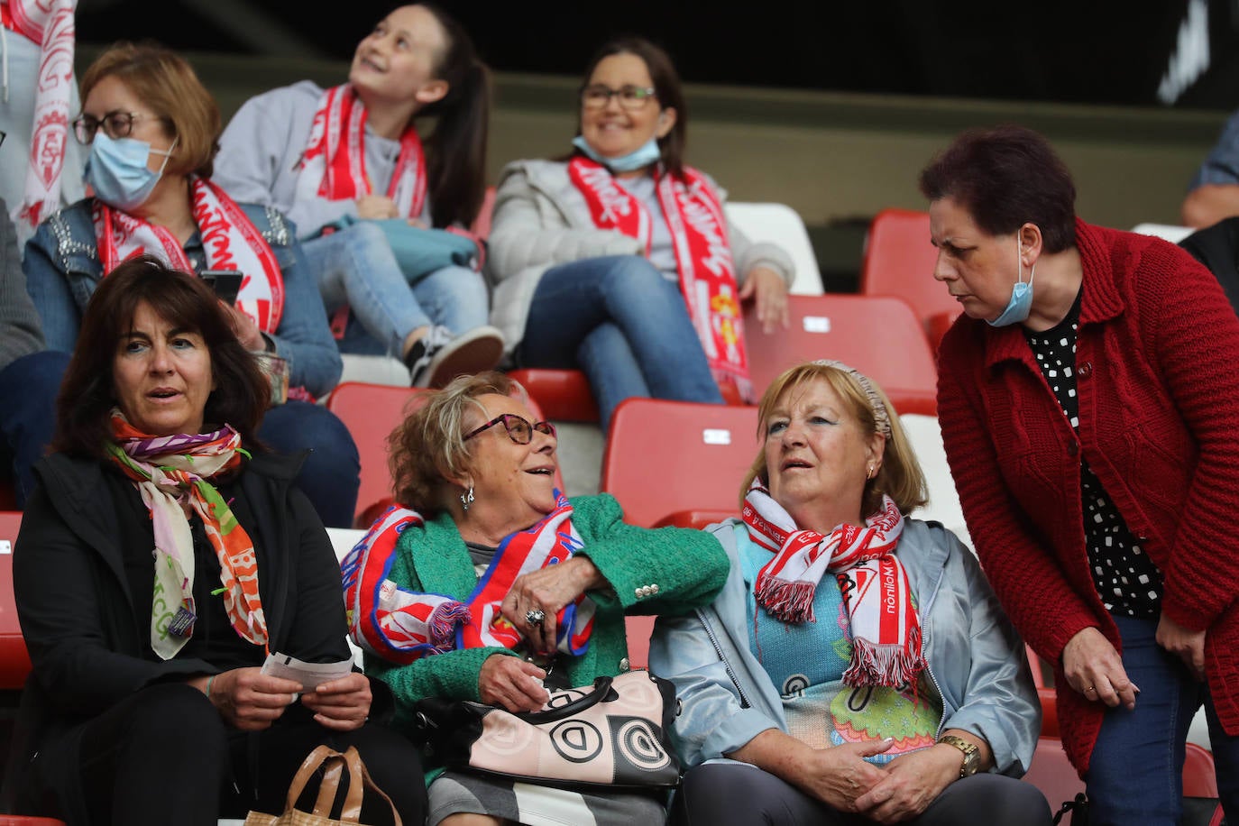 Fotos: ¿Estuviste en el Sporting-Las Palmas? ¡Búscate!