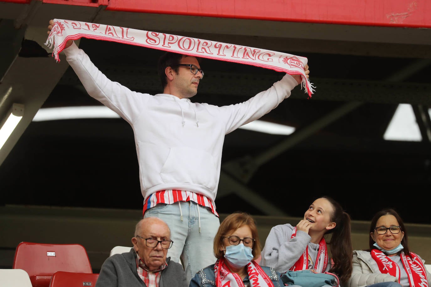 Fotos: ¿Estuviste en el Sporting-Las Palmas? ¡Búscate!