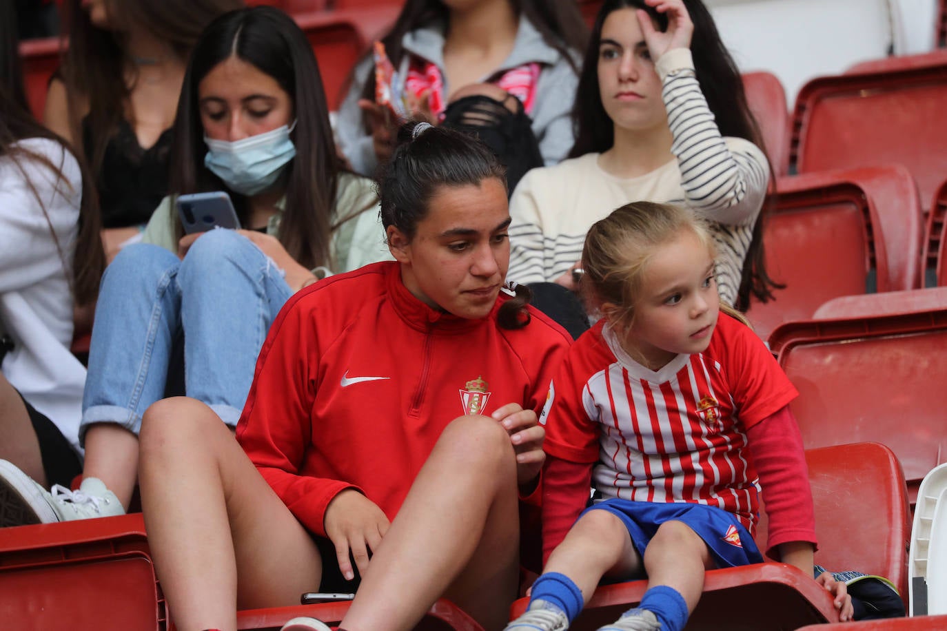 Fotos: ¿Estuviste en el Sporting-Las Palmas? ¡Búscate!