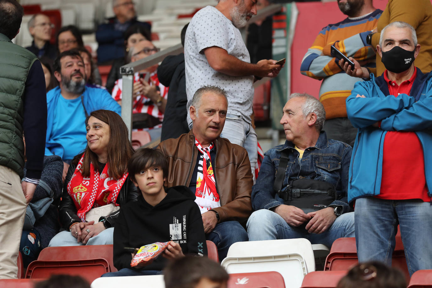 Fotos: ¿Estuviste en el Sporting-Las Palmas? ¡Búscate!