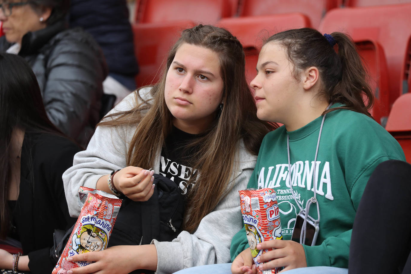 Fotos: ¿Estuviste en el Sporting-Las Palmas? ¡Búscate!