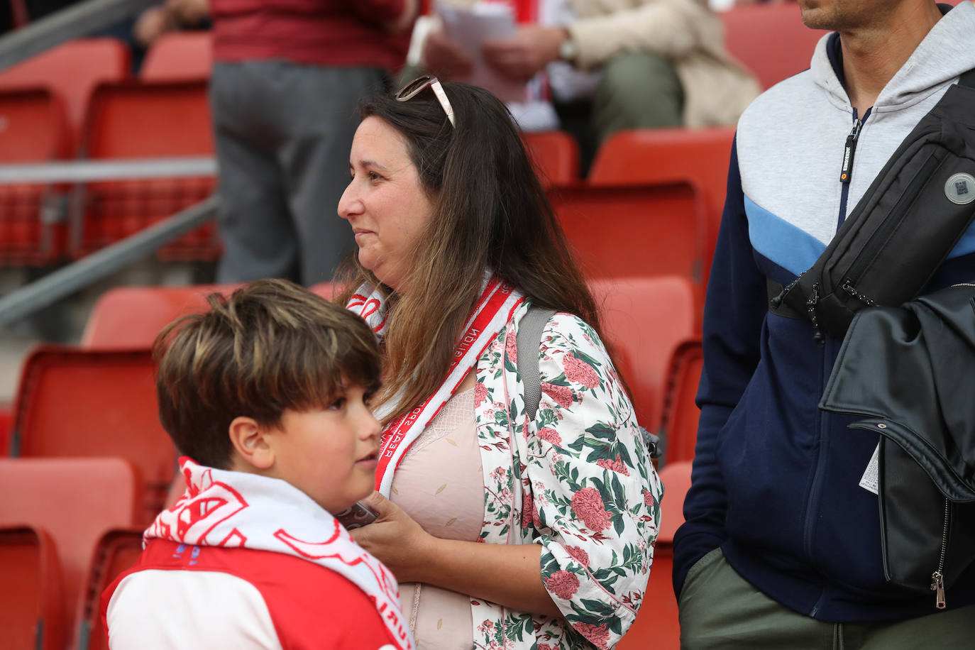 Fotos: ¿Estuviste en el Sporting-Las Palmas? ¡Búscate!