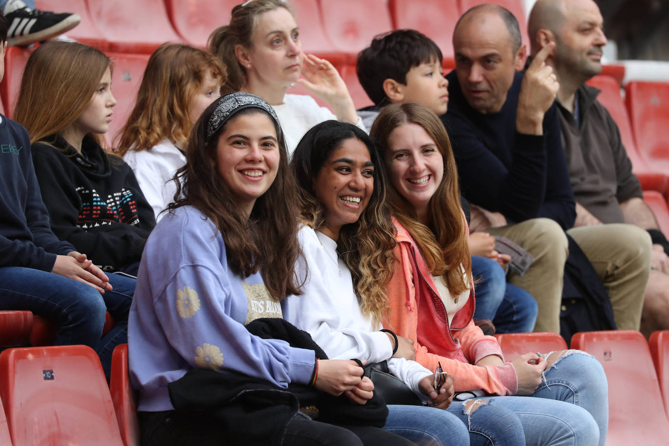 Fotos: ¿Estuviste en el Sporting-Las Palmas? ¡Búscate!