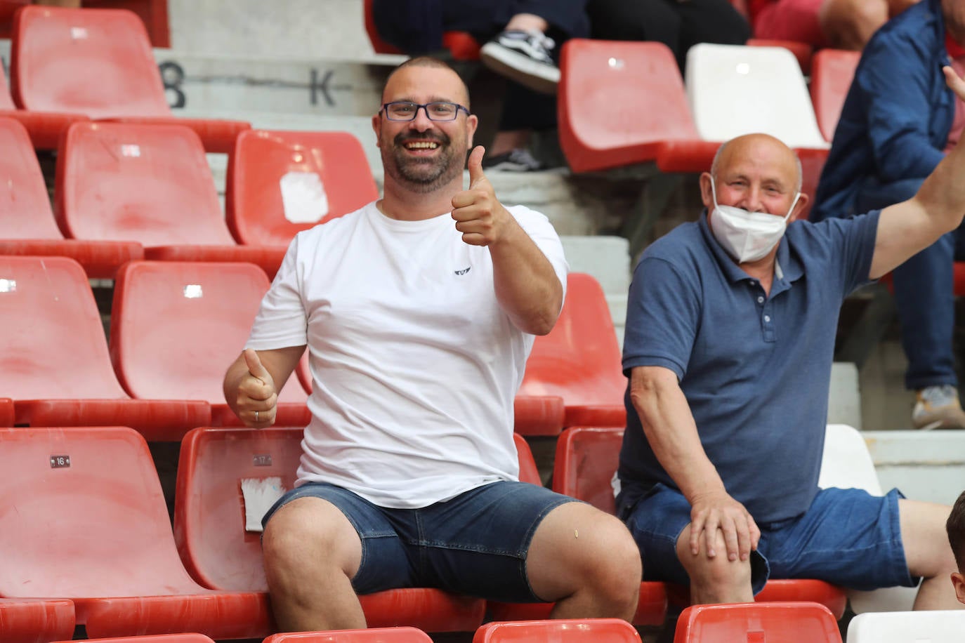 Fotos: ¿Estuviste en el Sporting-Las Palmas? ¡Búscate!