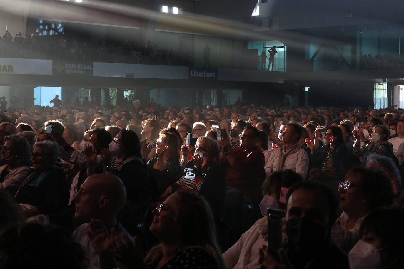 Fotos: Raphael, un ave fénix a pleno pulmón