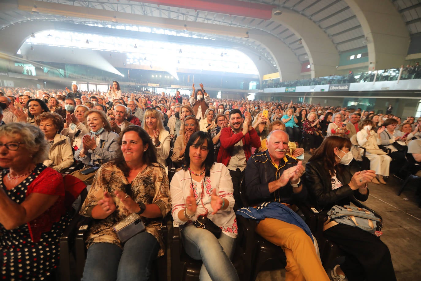 Fotos: Raphael, un ave fénix a pleno pulmón