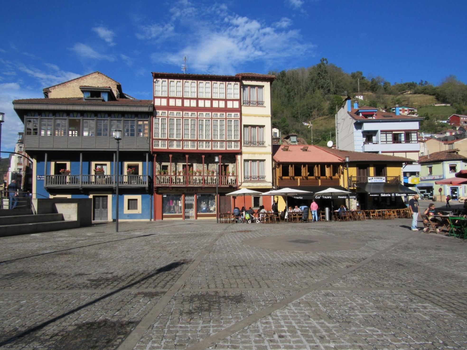 Plaza del Requexu.