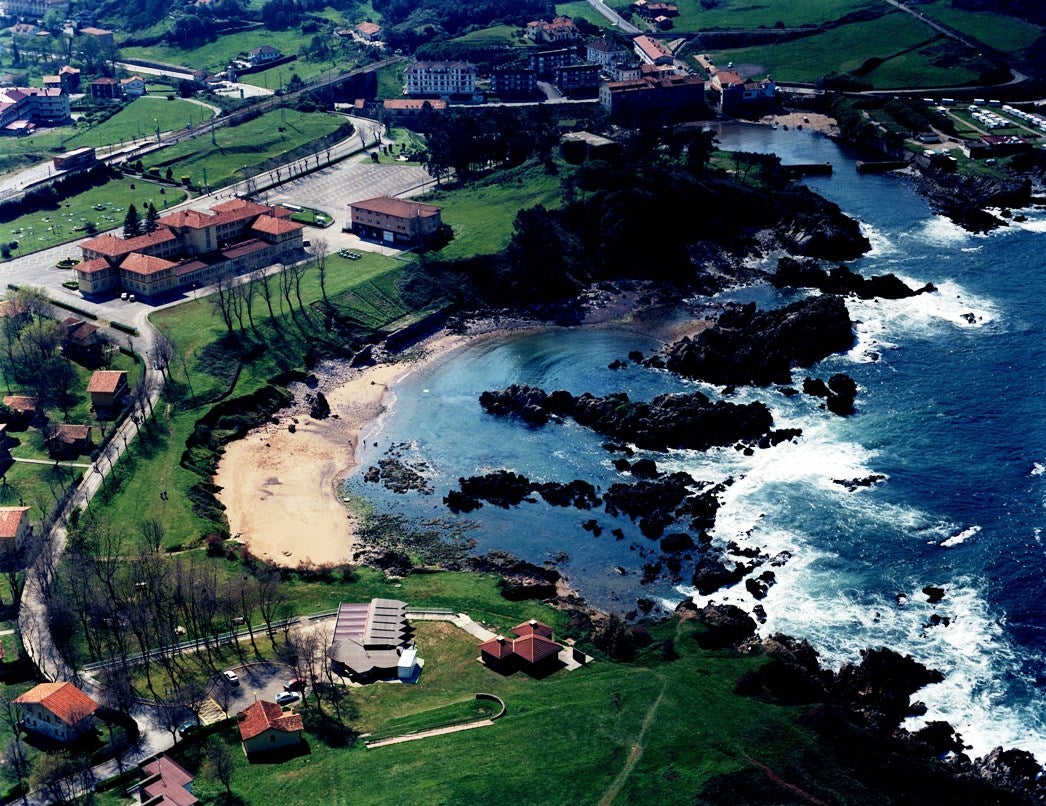 Playa Les Huelgues en Perlora (Carreño): calidad del agua excelente.
