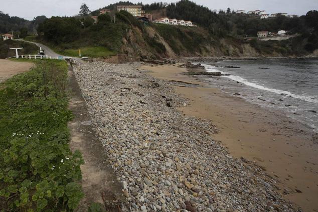 Playa de Lastres en Colunga: calidad del agua excelente.