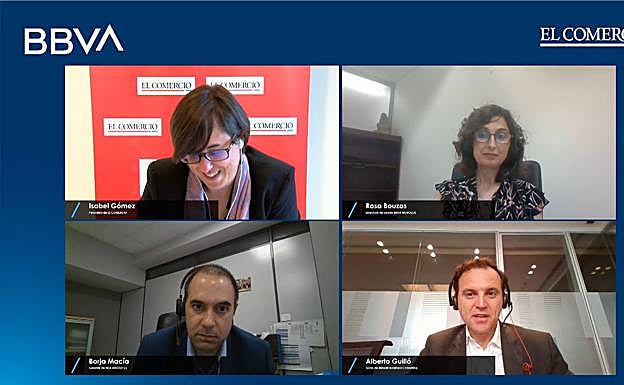 La periodista Isabel Gómez moderó el encuentro con Rosa Bouzas, Borja Macía y Alberto Guilló sobre las ayudas a la digitalización. 
