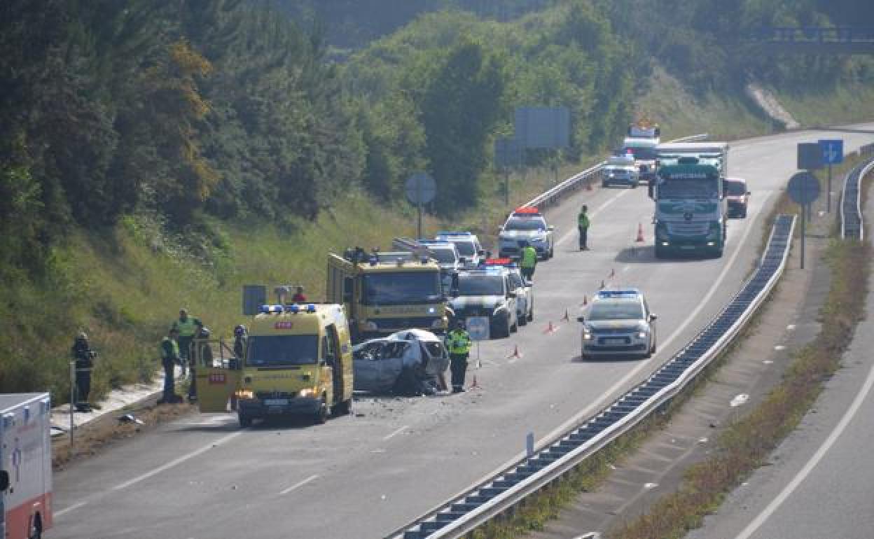 Lugar del accidente en la A-8 en el que ha fallecido un hombre