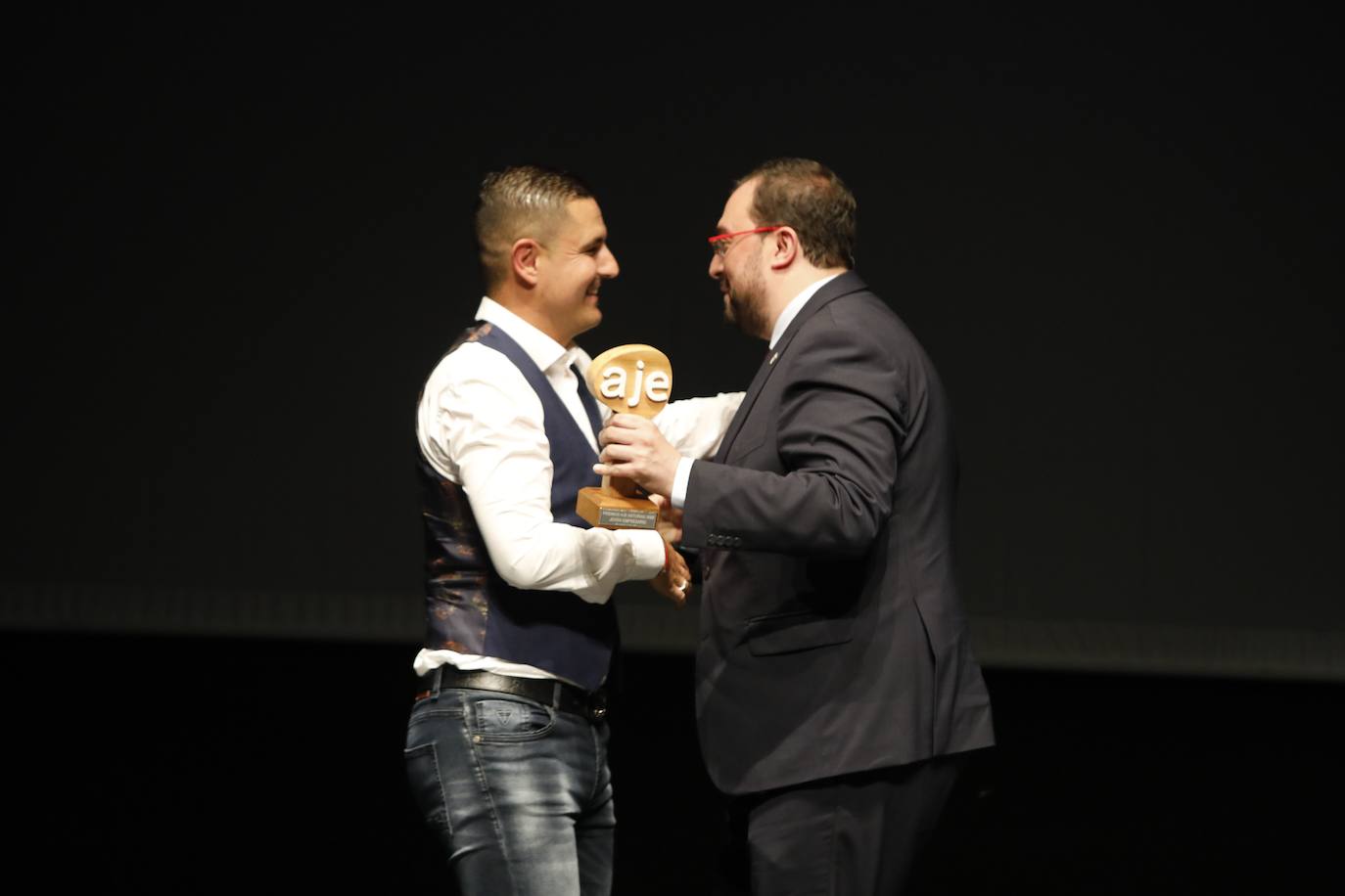 Fotos: Los jóvenes empresarios entregan los premios AJE Asturias 2022